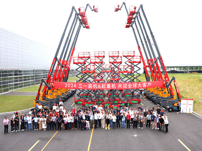 一百分翻譯服務助力“全球大客戶峰會”：多語種接力同傳，確保會議無縫溝通